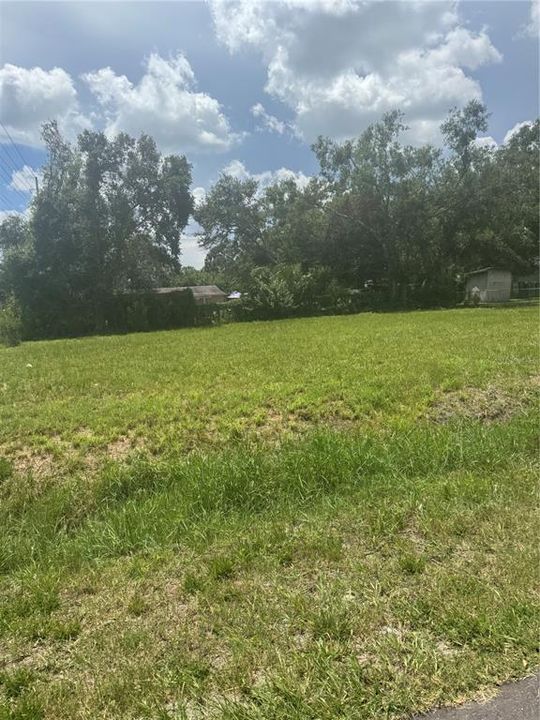 合同活跃: $80,000 (0.14 acres)