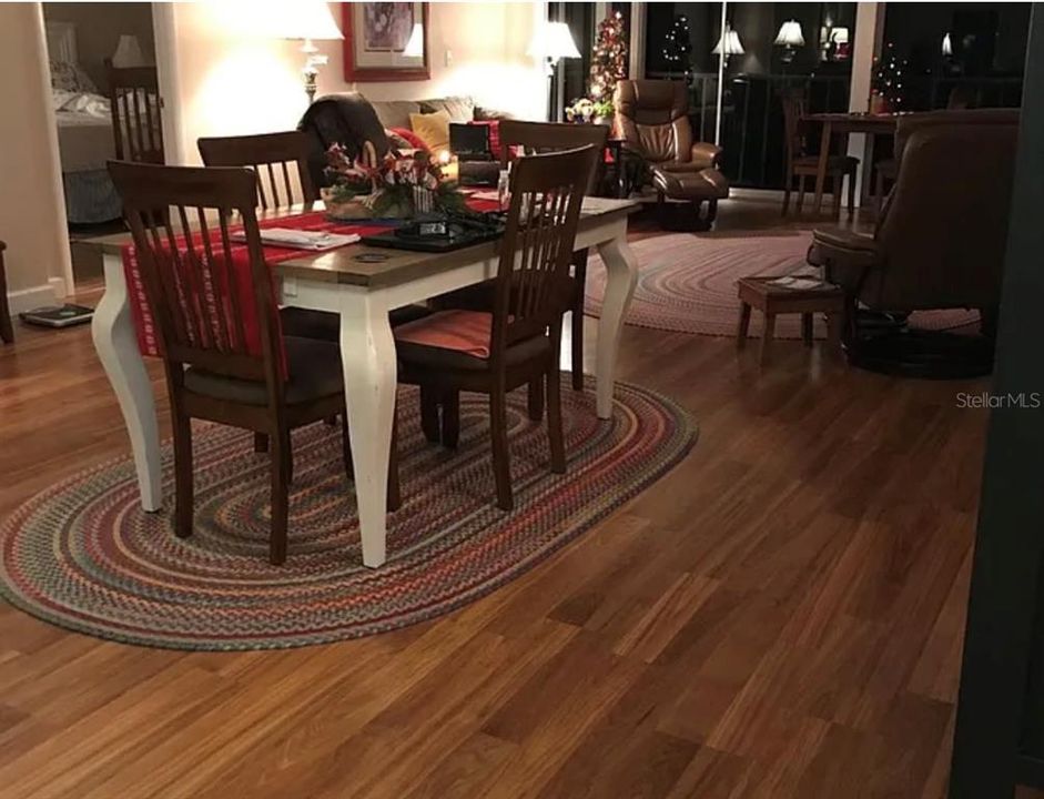 出租: $2,500 (2 贝兹, 2 浴室, 1235 平方英尺)