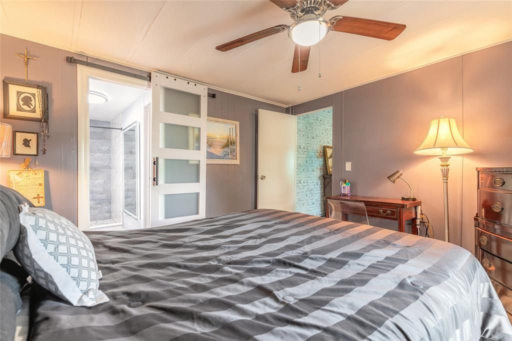 Под контрактом: $230,000 (3 спален, 2 ванн, 1104 Квадратных фут)