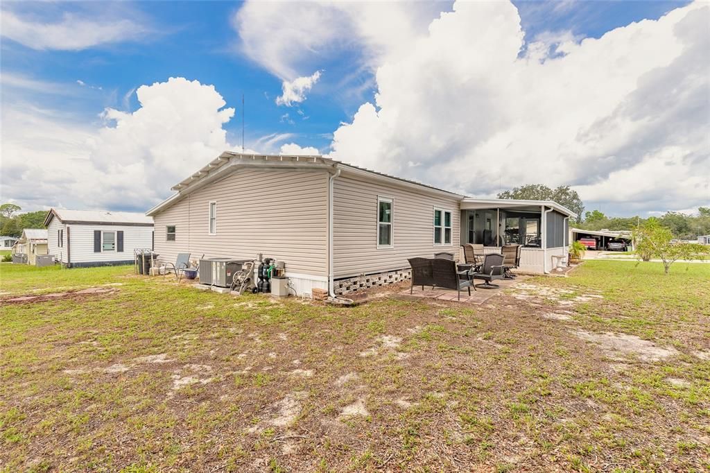 Под контрактом: $230,000 (3 спален, 2 ванн, 1104 Квадратных фут)