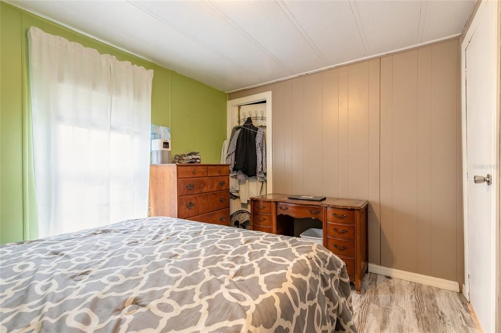 Под контрактом: $230,000 (3 спален, 2 ванн, 1104 Квадратных фут)