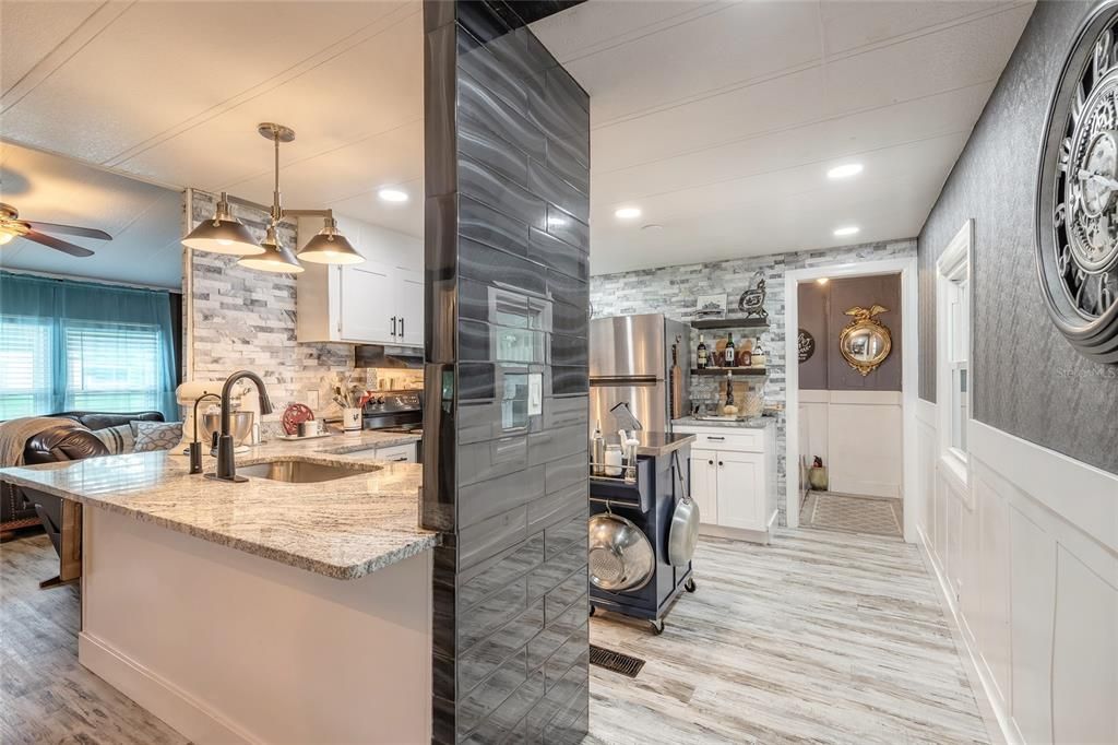 Под контрактом: $230,000 (3 спален, 2 ванн, 1104 Квадратных фут)