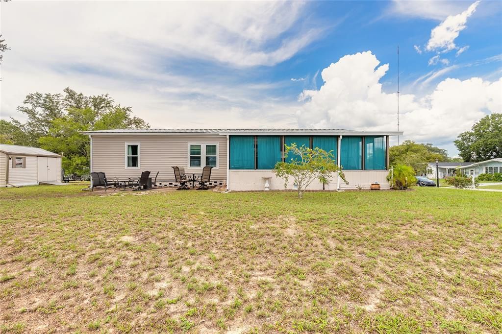 Под контрактом: $230,000 (3 спален, 2 ванн, 1104 Квадратных фут)