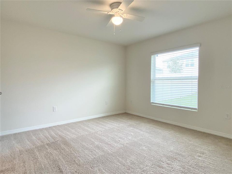 合同活跃: $2,100 (4 贝兹, 2 浴室, 1504 平方英尺)