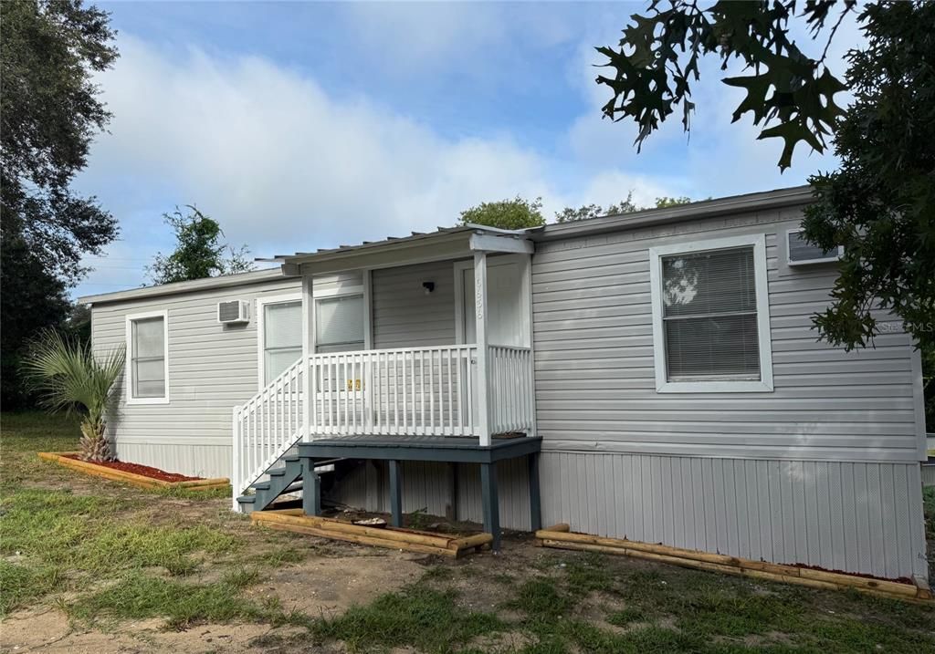 For Sale: $154,800 (3 beds, 2 baths, 960 Square Feet)