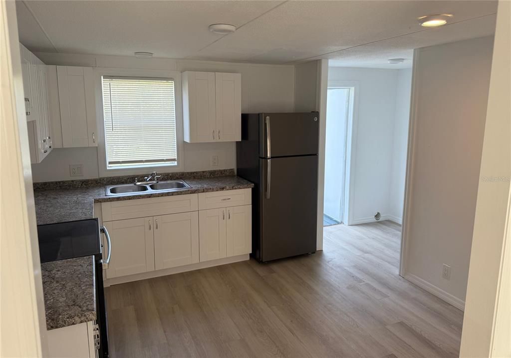 For Sale: $154,800 (3 beds, 2 baths, 960 Square Feet)