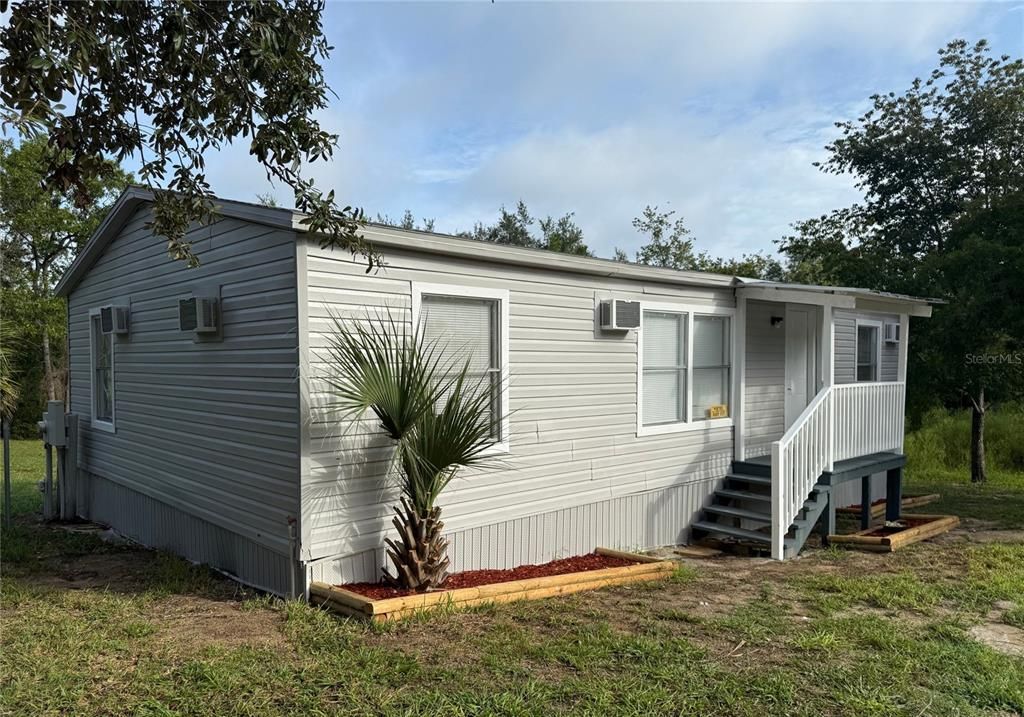 For Sale: $154,800 (3 beds, 2 baths, 960 Square Feet)