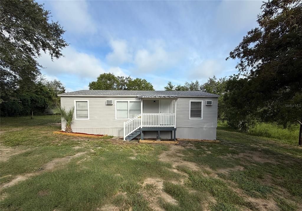 For Sale: $154,800 (3 beds, 2 baths, 960 Square Feet)