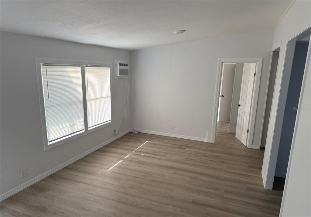 For Sale: $154,800 (3 beds, 2 baths, 960 Square Feet)