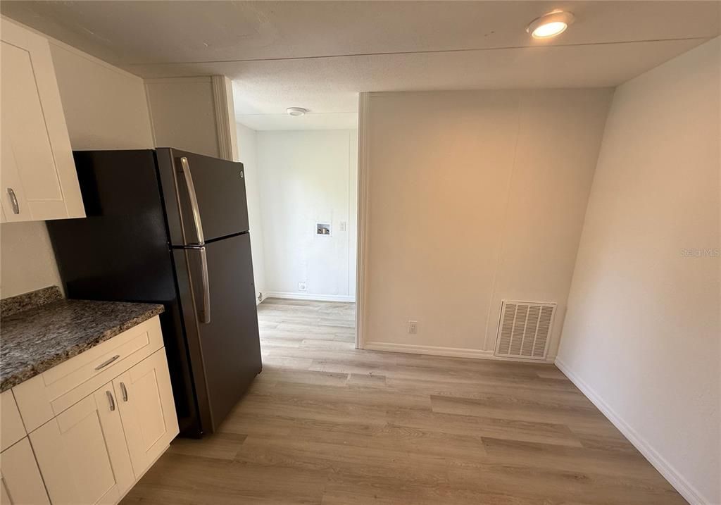 For Sale: $154,800 (3 beds, 2 baths, 960 Square Feet)