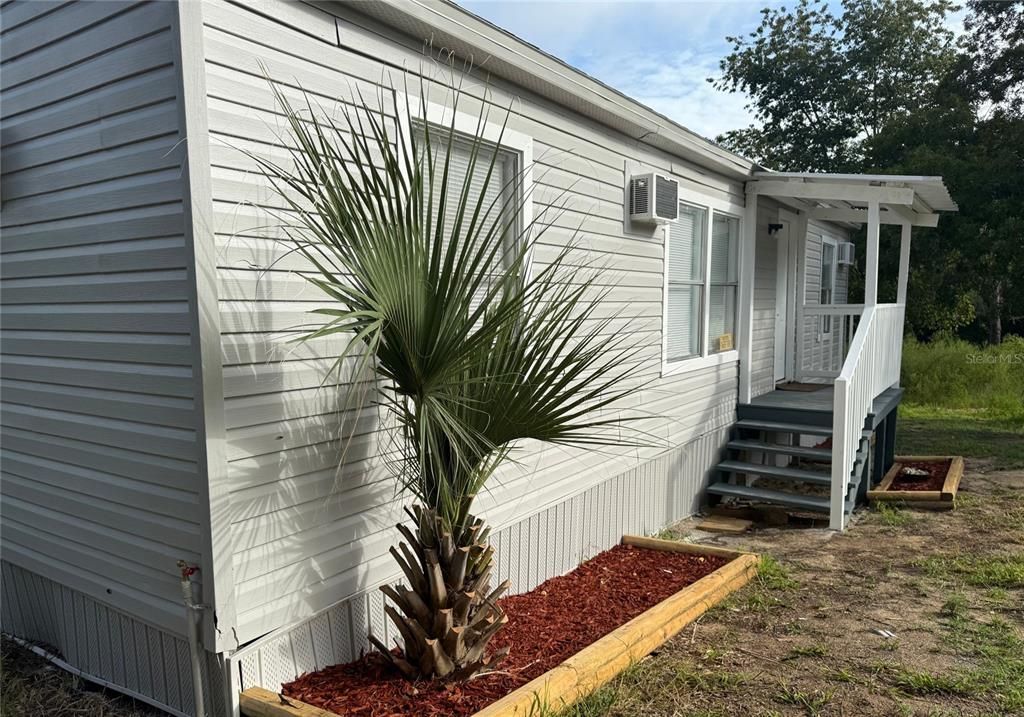 For Sale: $154,800 (3 beds, 2 baths, 960 Square Feet)