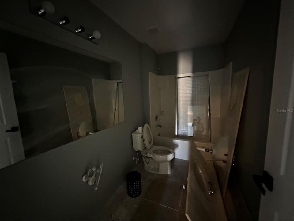 Active With Contract: $400,000 (3 beds, 2 baths, 1697 Square Feet)