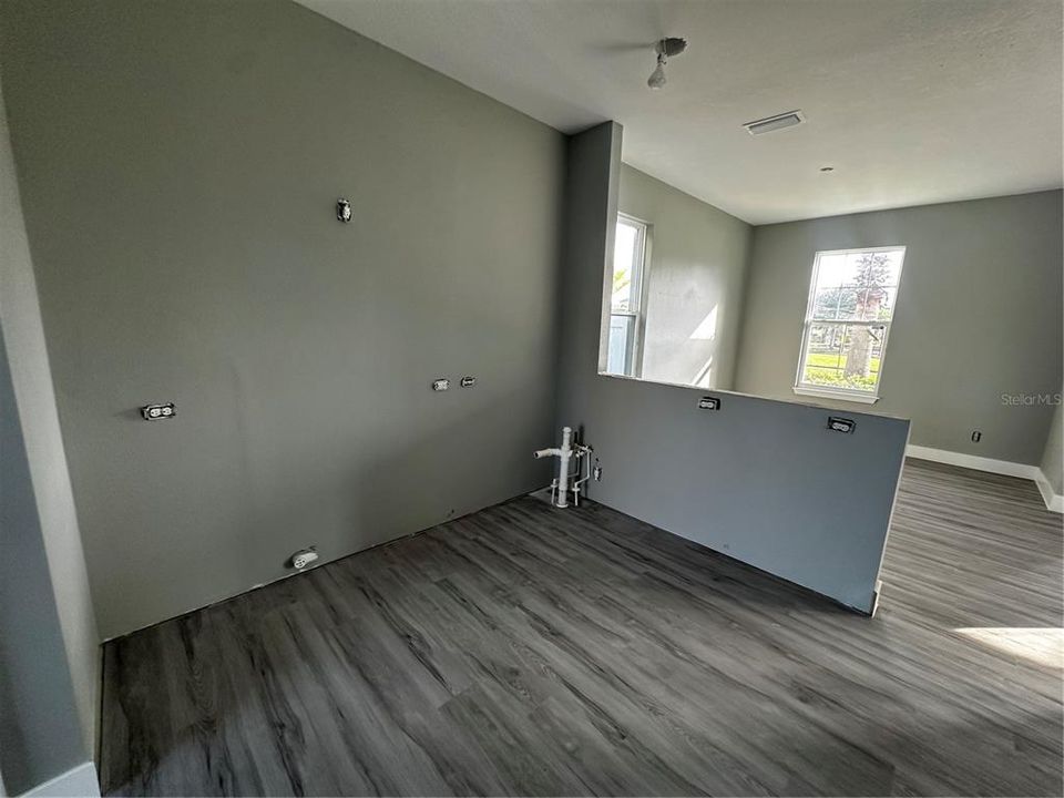 Active With Contract: $400,000 (3 beds, 2 baths, 1697 Square Feet)