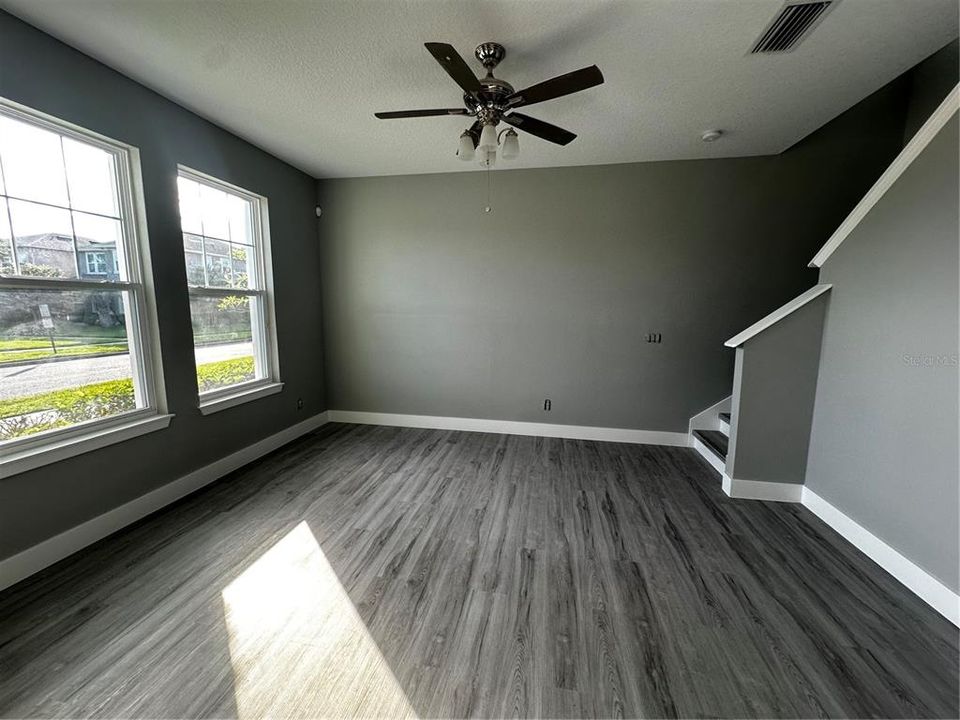 Active With Contract: $400,000 (3 beds, 2 baths, 1697 Square Feet)