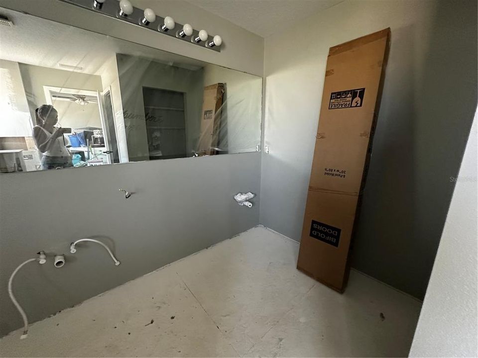 Active With Contract: $400,000 (3 beds, 2 baths, 1697 Square Feet)