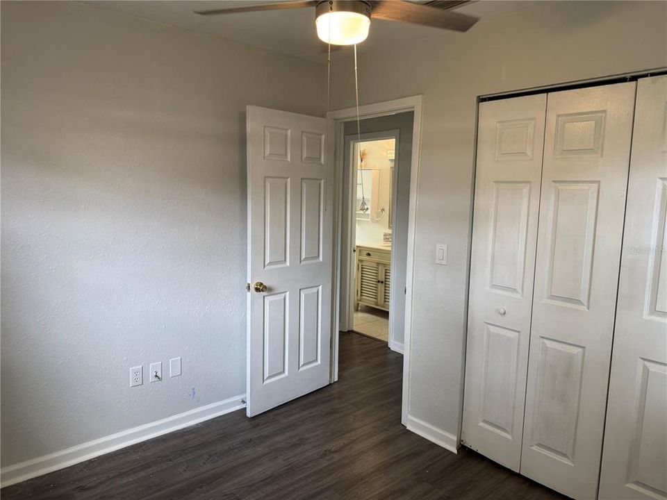 Active With Contract: $2,000 (2 beds, 1 baths, 1134 Square Feet)