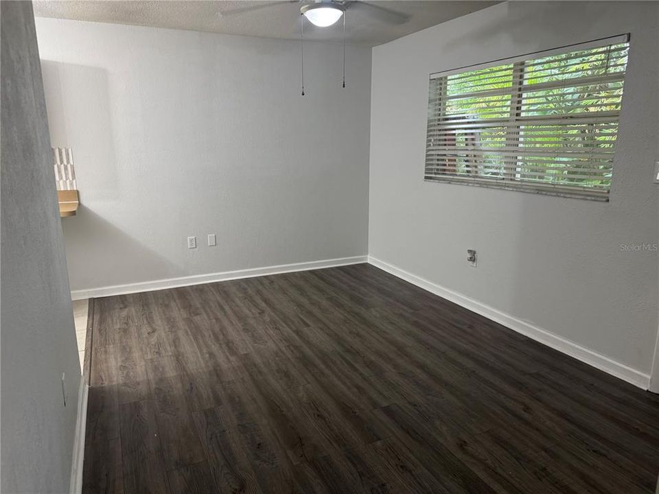 Active With Contract: $2,000 (2 beds, 1 baths, 1134 Square Feet)