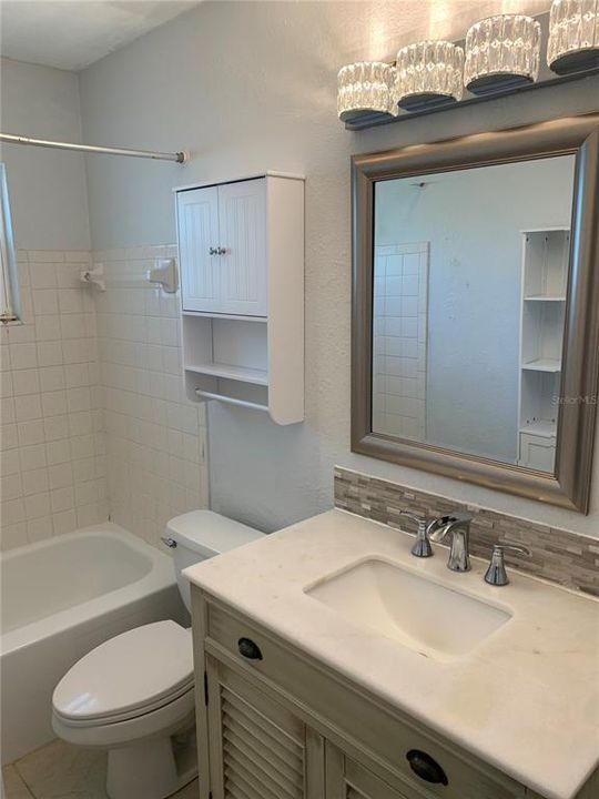 Active With Contract: $2,000 (2 beds, 1 baths, 1134 Square Feet)