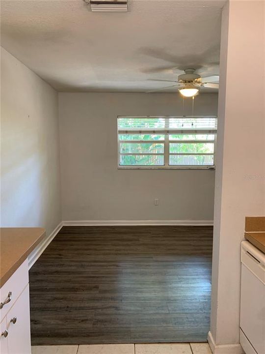 Active With Contract: $2,000 (2 beds, 1 baths, 1134 Square Feet)
