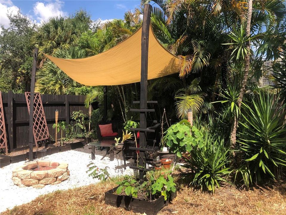 Active With Contract: $2,000 (2 beds, 1 baths, 1134 Square Feet)