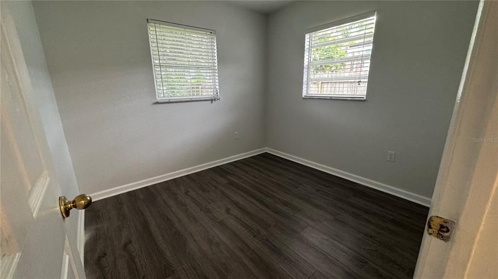 Active With Contract: $2,000 (2 beds, 1 baths, 1134 Square Feet)