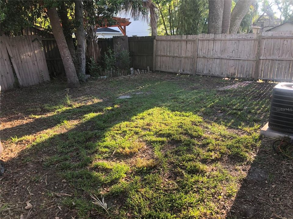 Active With Contract: $2,000 (2 beds, 1 baths, 1134 Square Feet)