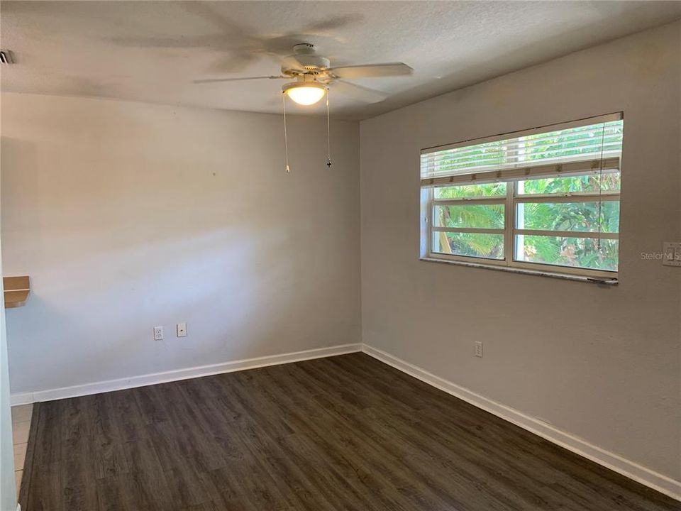 Active With Contract: $2,000 (2 beds, 1 baths, 1134 Square Feet)