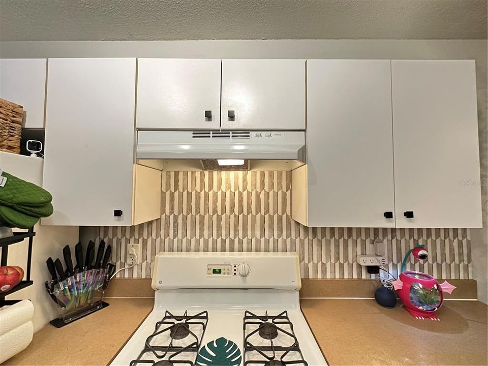 Active With Contract: $2,000 (2 beds, 1 baths, 1134 Square Feet)