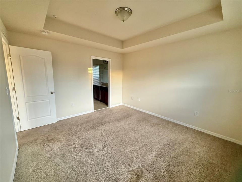 Activo con contrato: $1,900 (2 camas, 2 baños, 1200 Pies cuadrados)