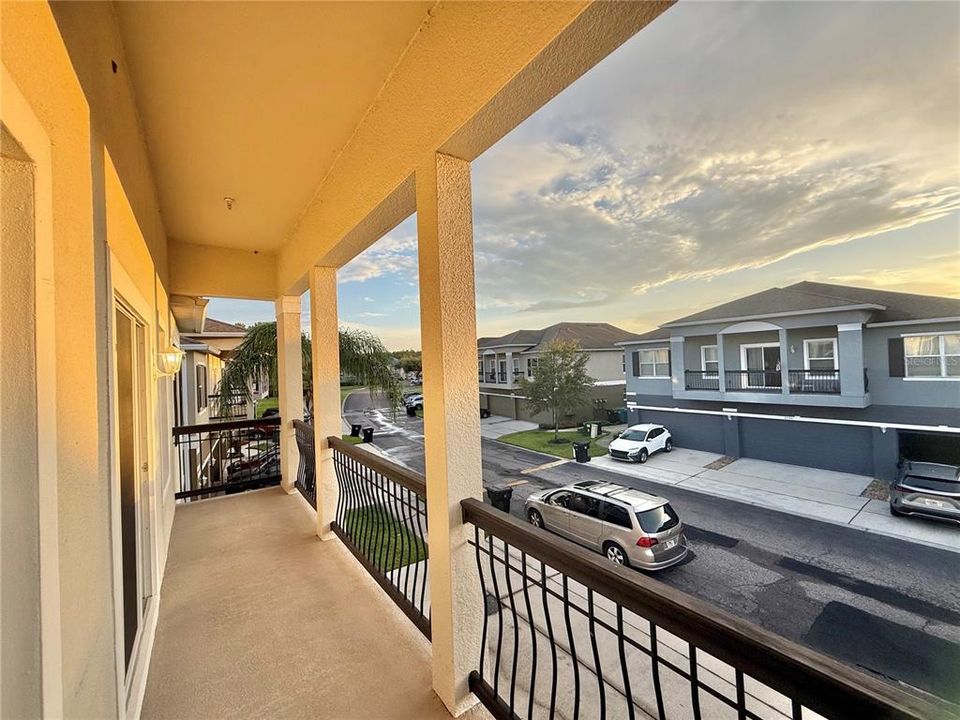 Activo con contrato: $1,900 (2 camas, 2 baños, 1200 Pies cuadrados)