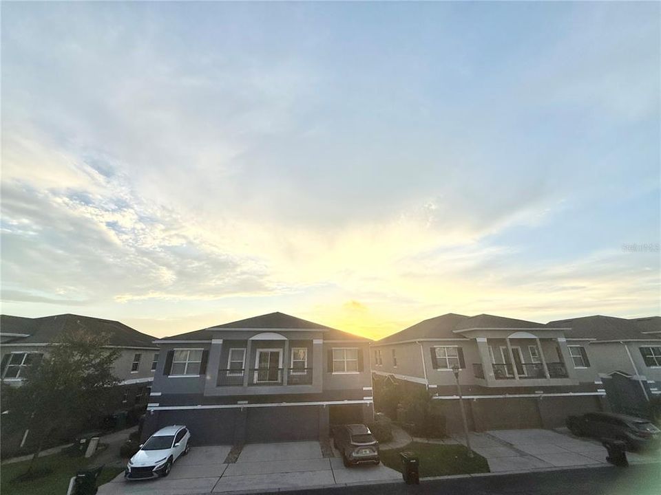 Activo con contrato: $1,900 (2 camas, 2 baños, 1200 Pies cuadrados)