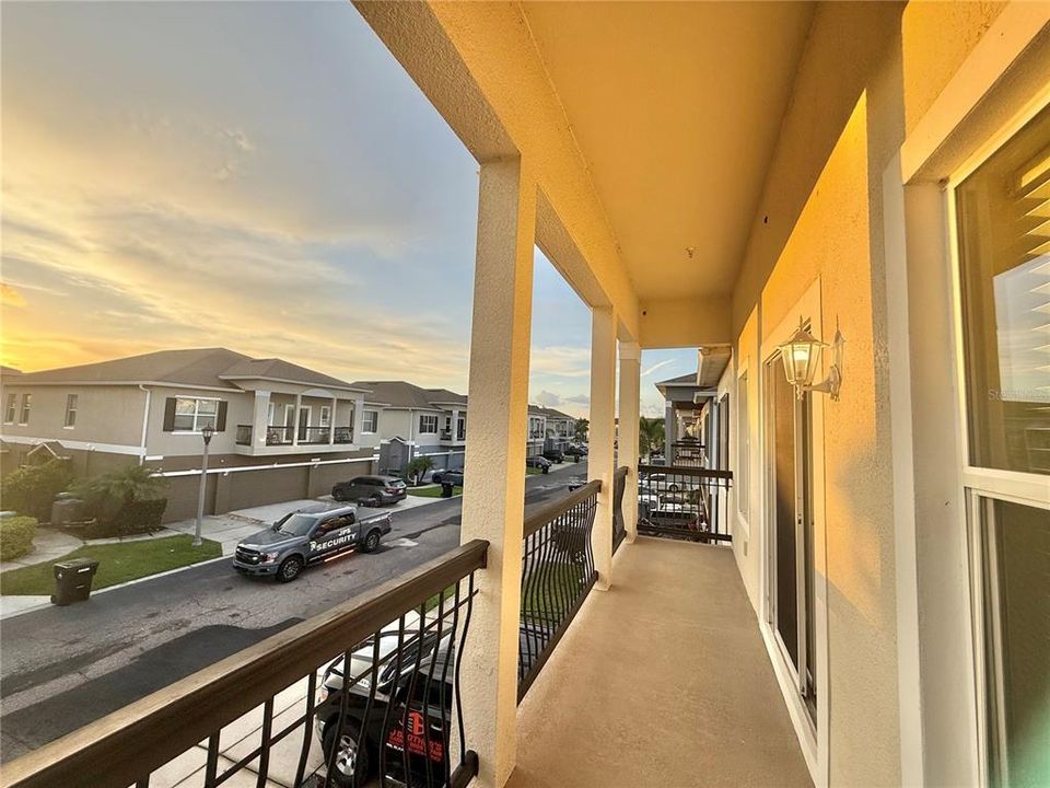 Activo con contrato: $1,900 (2 camas, 2 baños, 1200 Pies cuadrados)