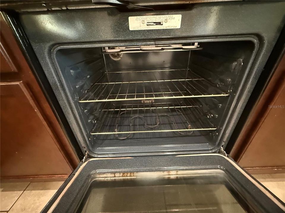 Activo con contrato: $1,900 (2 camas, 2 baños, 1200 Pies cuadrados)