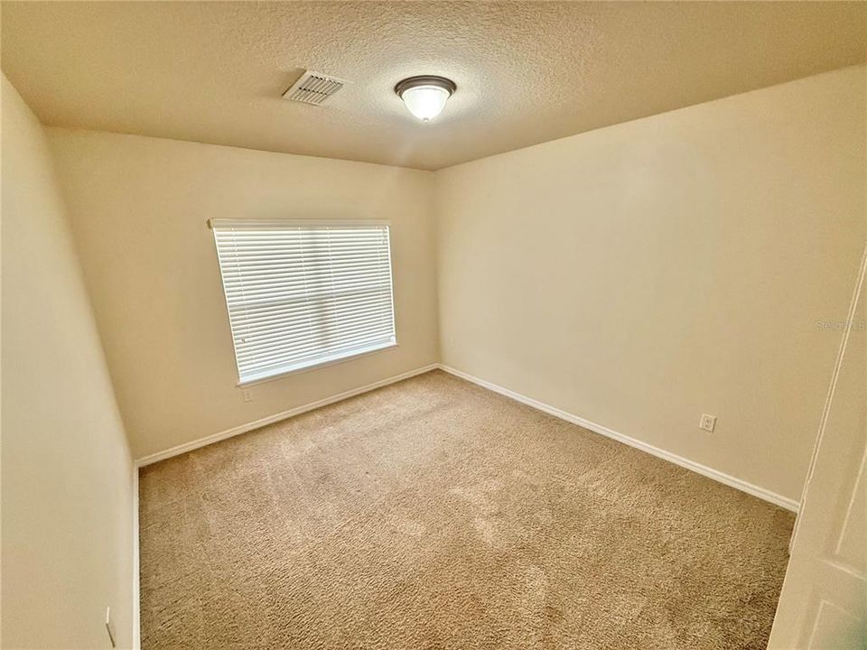 Activo con contrato: $1,900 (2 camas, 2 baños, 1200 Pies cuadrados)