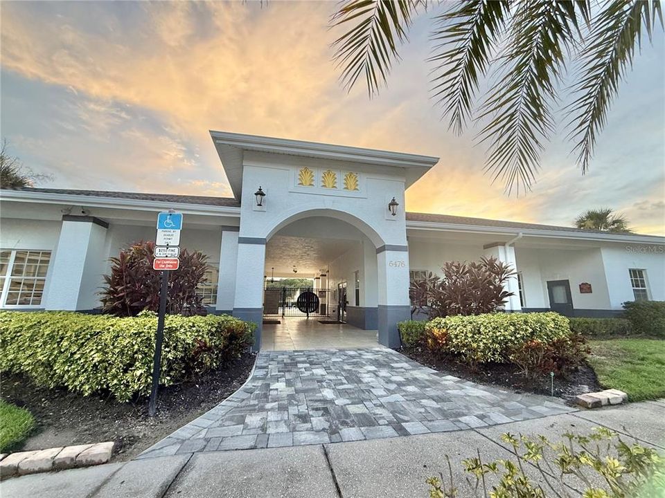 Activo con contrato: $1,900 (2 camas, 2 baños, 1200 Pies cuadrados)