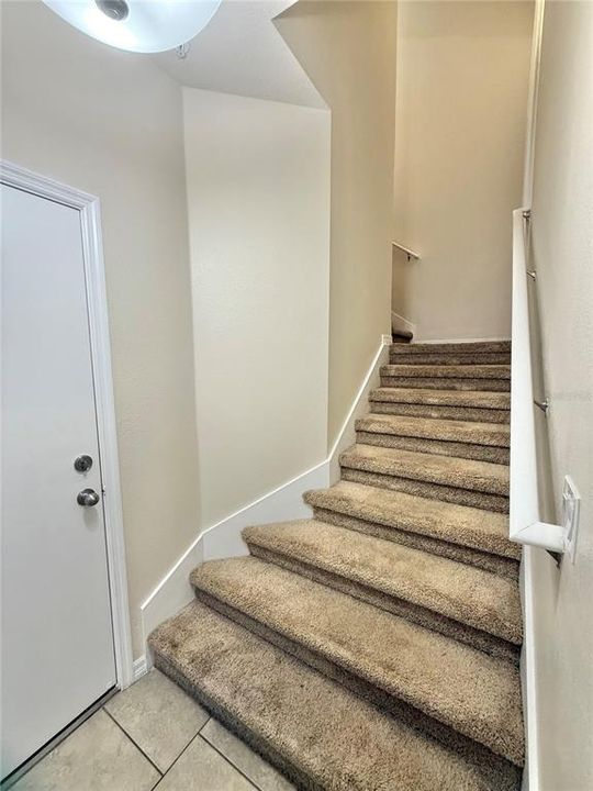 Activo con contrato: $1,900 (2 camas, 2 baños, 1200 Pies cuadrados)