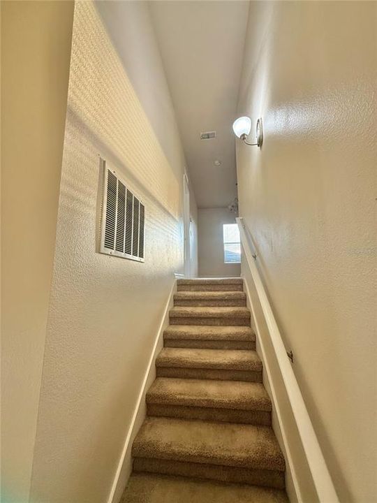 Activo con contrato: $1,900 (2 camas, 2 baños, 1200 Pies cuadrados)