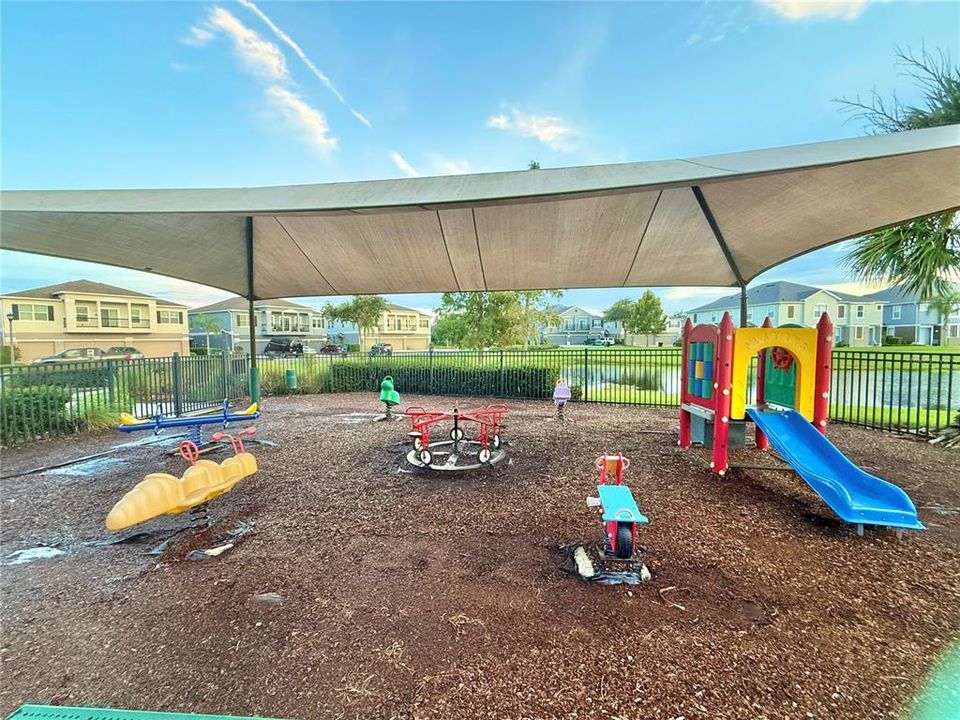 Activo con contrato: $1,900 (2 camas, 2 baños, 1200 Pies cuadrados)