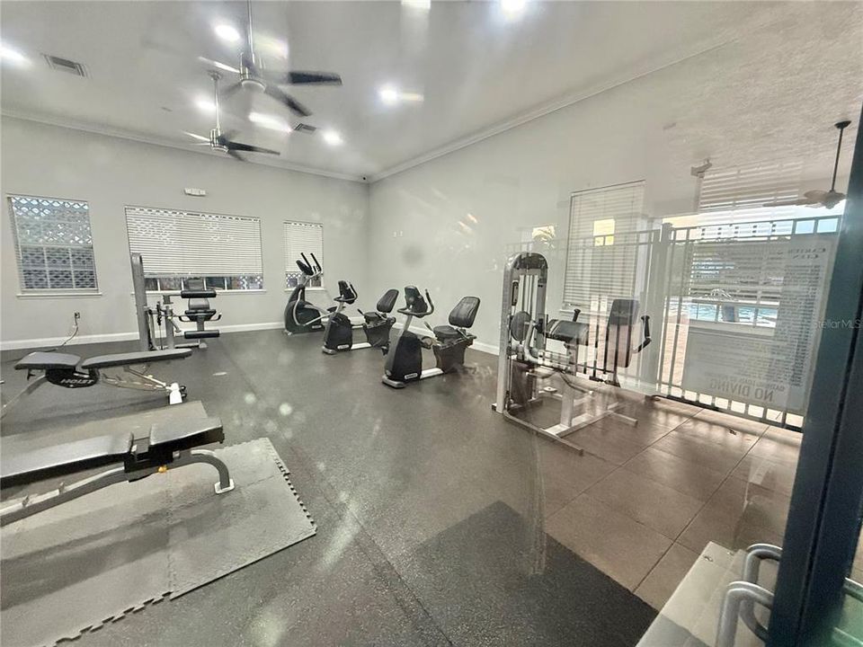 Activo con contrato: $1,900 (2 camas, 2 baños, 1200 Pies cuadrados)