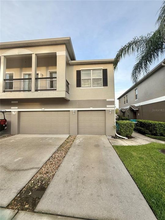 Activo con contrato: $1,900 (2 camas, 2 baños, 1200 Pies cuadrados)