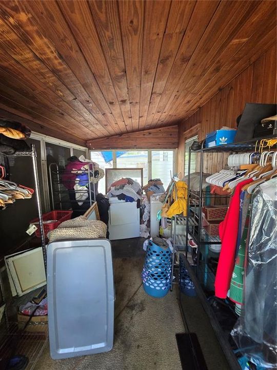 合同活跃: $145,000 (2 贝兹, 1 浴室, 676 平方英尺)