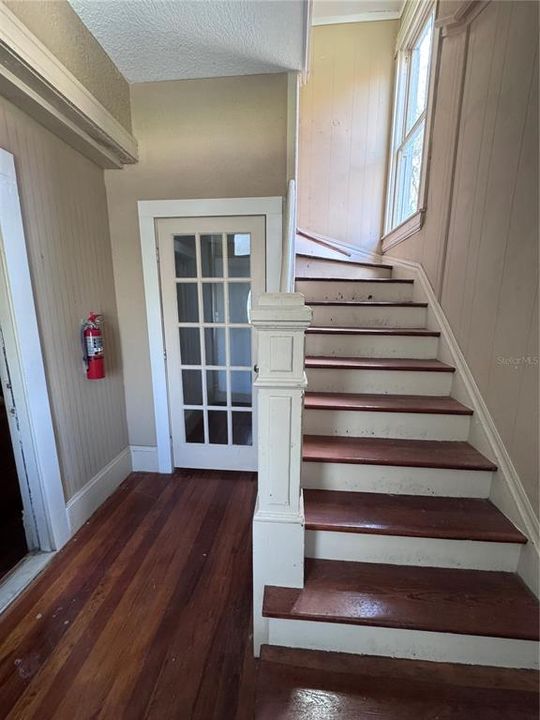 出租: $980 (2 贝兹, 1 浴室, 950 平方英尺)