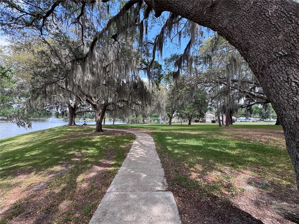 出租: $980 (2 贝兹, 1 浴室, 950 平方英尺)