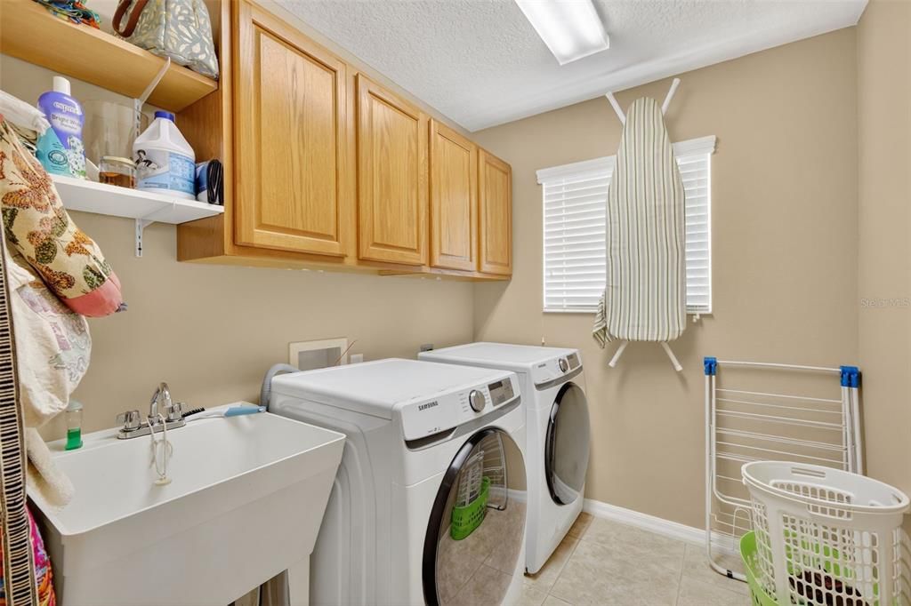 Active With Contract: $550,000 (4 beds, 2 baths, 2202 Square Feet)