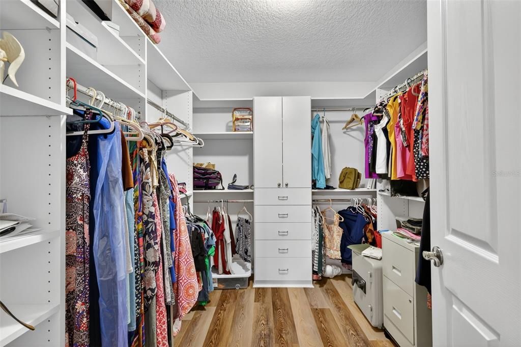 Active With Contract: $550,000 (4 beds, 2 baths, 2202 Square Feet)