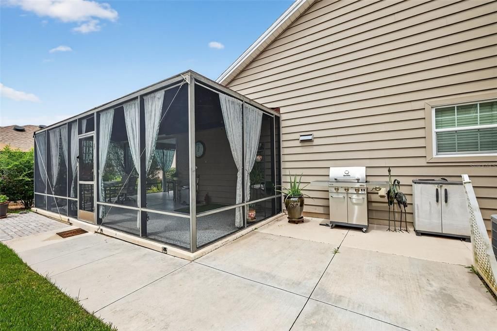 Active With Contract: $550,000 (4 beds, 2 baths, 2202 Square Feet)