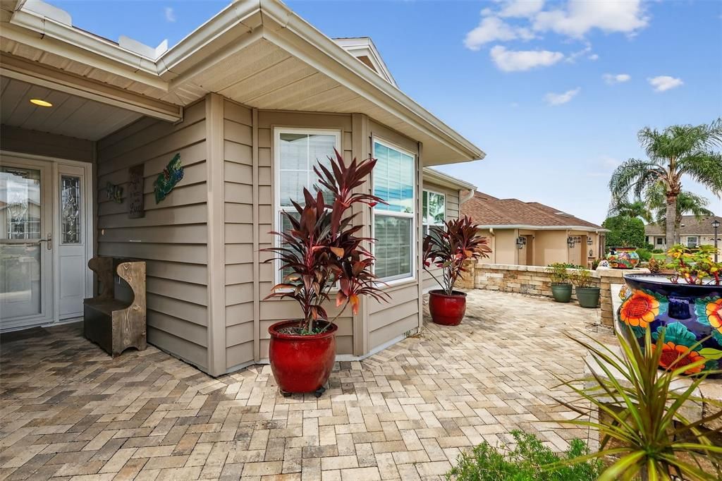 Active With Contract: $550,000 (4 beds, 2 baths, 2202 Square Feet)