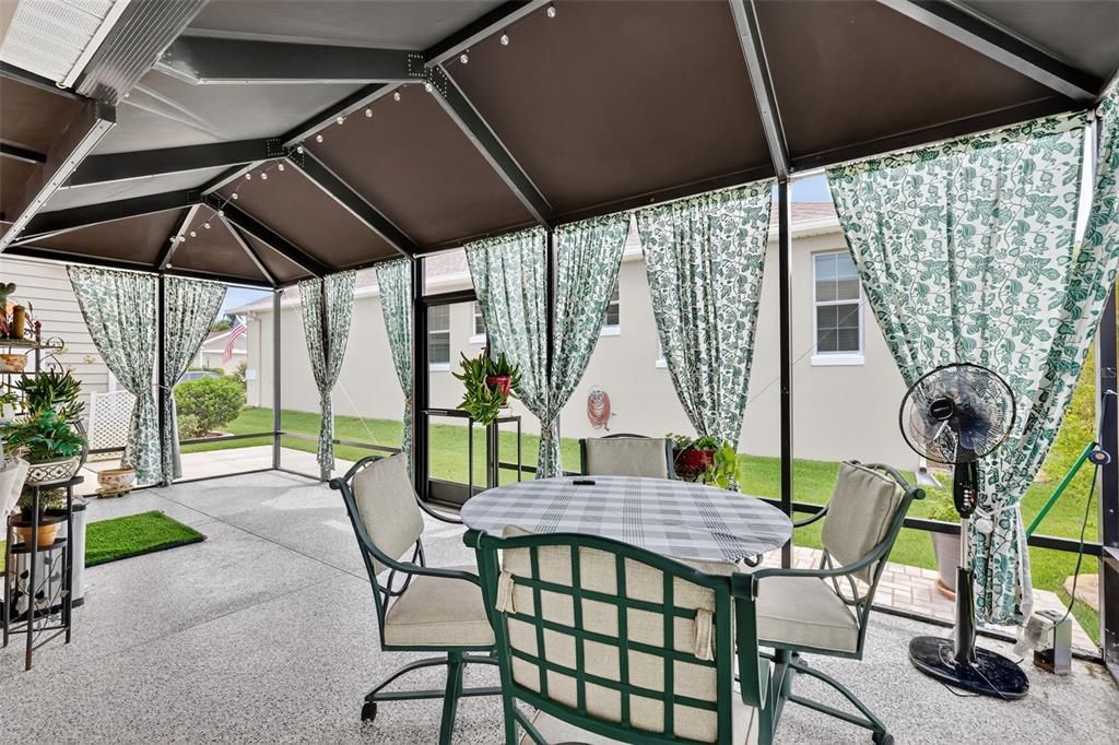 Active With Contract: $550,000 (4 beds, 2 baths, 2202 Square Feet)