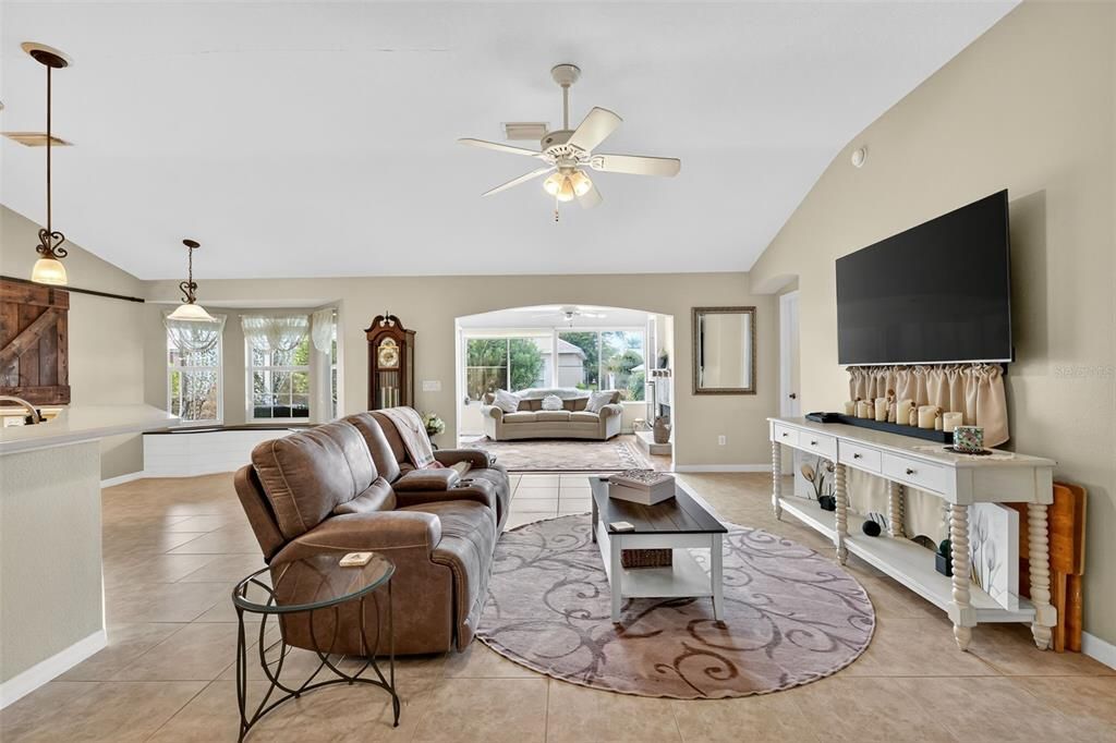 Active With Contract: $550,000 (4 beds, 2 baths, 2202 Square Feet)