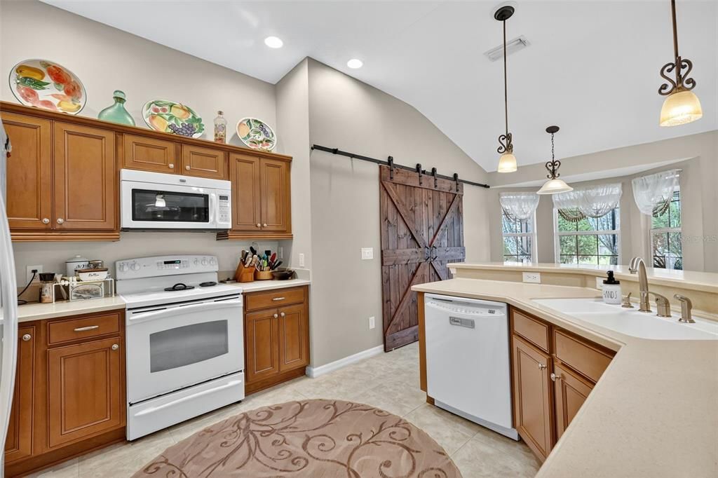 Active With Contract: $550,000 (4 beds, 2 baths, 2202 Square Feet)